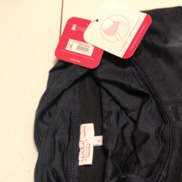 Isabel Maternity Denim Shorts Size 8 - Picture 2 of 11